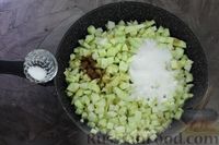 Фото приготовления рецепта: Яблочно-грушевое варенье с корицей (в сковороде) - шаг №5