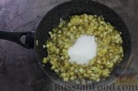 Фото приготовления рецепта: Яблочно-грушевое варенье с корицей (в сковороде) - шаг №11
