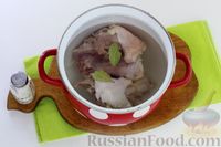 Фото приготовления рецепта: Грибной суп с баклажанами и сладким перцем (на курином бульоне) - шаг №2