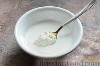 Фото приготовления рецепта: Яблочная шарлотка на молоке - шаг №4