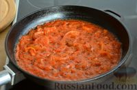 Фото приготовления рецепта: Баклажаны, запечённые с томатно-луковым соусом и сыром - шаг №10