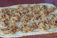 Фото приготовления рецепта: Творожное печенье-улитки с яблоками и грецкими орехами - шаг №5