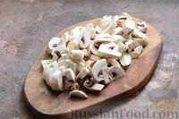 Фото приготовления рецепта: Булгур с баклажанами, кабачками, помидорами и грибами, на сковороде - шаг №2