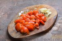 Фото приготовления рецепта: Булгур с баклажанами, кабачками, помидорами и грибами, на сковороде - шаг №6