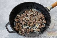 Фото приготовления рецепта: Чечевица с куриными сердечками и кабачками, на сковороде - шаг №5