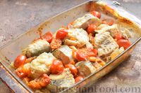 Фото приготовления рецепта: Рыба, запечённая с помидорами черри, сладким перцем и майонезом - шаг №11