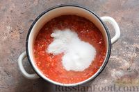 Фото приготовления рецепта: Домашняя острая аджика из помидоров - шаг №4