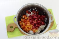 Фото приготовления рецепта: Чечевичный суп-пюре с курицей, помидорами и сладким перцем - шаг №7