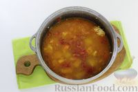 Фото приготовления рецепта: Чечевичный суп-пюре с курицей, помидорами и сладким перцем - шаг №9