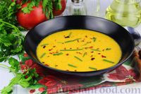 Фото приготовления рецепта: Чечевичный суп-пюре с курицей, помидорами и сладким перцем - шаг №11