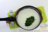 Фото приготовления рецепта: Цветная капуста, запечённая в кефирном соусе с чесноком - шаг №10
