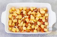 Фото приготовления рецепта: Рагу со свининой, картофелем, баклажанами, помидорами и сладким перцем (в духовке) - шаг №7