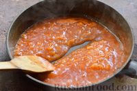 Фото приготовления рецепта: "Лодочки" из кабачков с курицей, помидорами и кукурузой (в духовке) - шаг №15