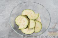 Фото приготовления рецепта: Баклажаны, запечённые с картошкой, сладким перцем и помидорами, в рукаве - шаг №3