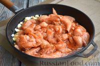 Фото приготовления рецепта: Куриное филе с болгарским перцем в кисло-сладком соусе - шаг №7