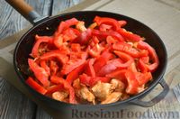 Фото приготовления рецепта: Куриное филе с болгарским перцем в кисло-сладком соусе - шаг №9