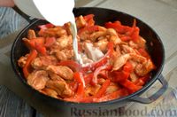 Фото приготовления рецепта: Куриное филе с болгарским перцем в кисло-сладком соусе - шаг №10