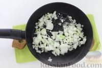 Фото приготовления рецепта: Перец, фаршированный мясом и рисом, в томатно-сливочном соусе - шаг №5