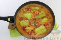 Фото приготовления рецепта: Перец, фаршированный мясом и рисом, в томатно-сливочном соусе - шаг №17