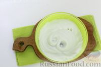 Фото приготовления рецепта: Сливочное мороженое с дыней и варёной сгущёнкой - шаг №13