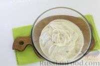 Фото приготовления рецепта: Сливочное мороженое с дыней и варёной сгущёнкой - шаг №11