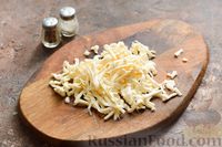 Фото приготовления рецепта: Картофельные пирожки с кабачками и плавленым сыром - шаг №8