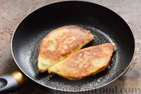 Фото приготовления рецепта: Картофельные пирожки с кабачками и плавленым сыром - шаг №18