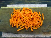 Фото приготовления рецепта: Рис с баклажанами и морковью - шаг №3