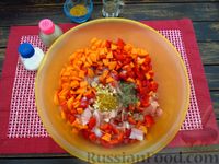 Фото приготовления рецепта: Террин из курицы со сладким перцем и морковью (в духовке) - шаг №6