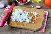 Фото приготовления рецепта: Курица с фасолью, в томатном соусе - шаг №4
