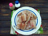 Фото приготовления рецепта: Рыба, запечённая с картошкой, в луково-сливочном соусе - шаг №16