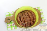 Фото приготовления рецепта: "Гармошка" из свинины в пикантном соево-медовом маринаде, с черносливом и орехами - шаг №6