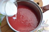 Фото приготовления рецепта: Свекольный суп-пюре с йогуртом, имбирём и чесноком - шаг №11
