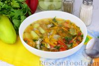 Фото приготовления рецепта: Суп с килькой в томате, рисом, помидорами и сладким перцем - шаг №14