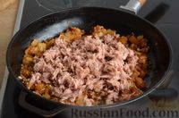 Фото приготовления рецепта: Баклажаны, фаршированные консервированным тунцом, запечённые в духовке - шаг №7