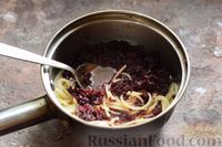 Фото приготовления рецепта: Макароны со свёклой, творогом и сухариками - шаг №9