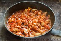 Фото приготовления рецепта: Макароны с курицей в томатно-молочном соусе, запечённые с сыром - шаг №7