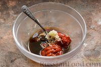 Фото приготовления рецепта: Куриная грудка, запечённая в томатно-соевом маринаде с аджикой - шаг №3