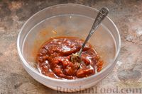 Фото приготовления рецепта: Куриная грудка, запечённая в томатно-соевом маринаде с аджикой - шаг №4