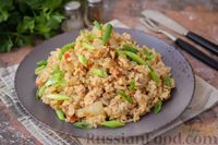 Фото приготовления рецепта: Жареный рис с соевым соусом и яйцами - шаг №9
