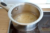 Фото приготовления рецепта: Рис с овощами и яйцами (на сковороде) - шаг №2