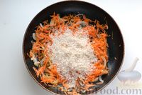 Фото приготовления рецепта: Картофельная запеканка с рисом, помидорами и сливками - шаг №4
