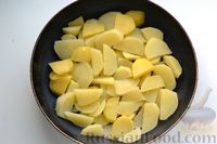 Фото приготовления рецепта: Картофельная запеканка с рисом, помидорами и сливками - шаг №8