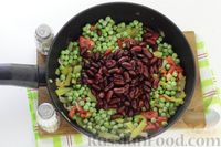 Фото приготовления рецепта: Филе трески с фасолью, горошком и овощами (в духовке) - шаг №5
