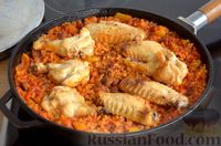 Фото приготовления рецепта: Булгур с курицей, баклажанами и сладким перцем (на сковороде) - шаг №11