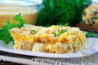 Фото приготовления рецепта: Салат из молодой капусты с колбасой, огурцами и плавленым сыром - шаг №2