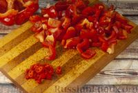 Фото приготовления рецепта: Лечо с зелёными помидорами, острым перцем и чесноком (на зиму) - шаг №5