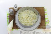 Фото приготовления рецепта: Слоёный салат с картофелем, ветчиной, маринованными огурцами и морковью - шаг №5