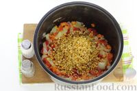 Фото приготовления рецепта: Гороховая каша с овощами в мультиварке - шаг №3
