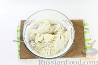 Фото приготовления рецепта: Узбекские бездрожжевые лепёшки "Лочира" на молоке - шаг №4